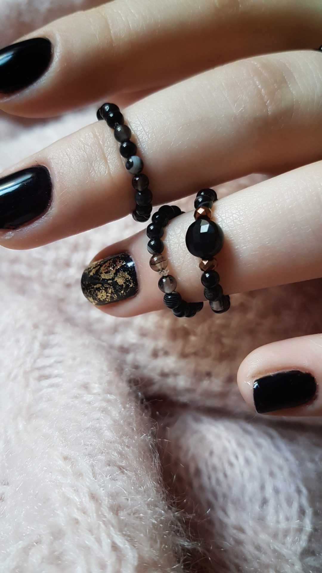 Elastyczny pierścień z Czarnym Onyksem - Biżuteria naturalna